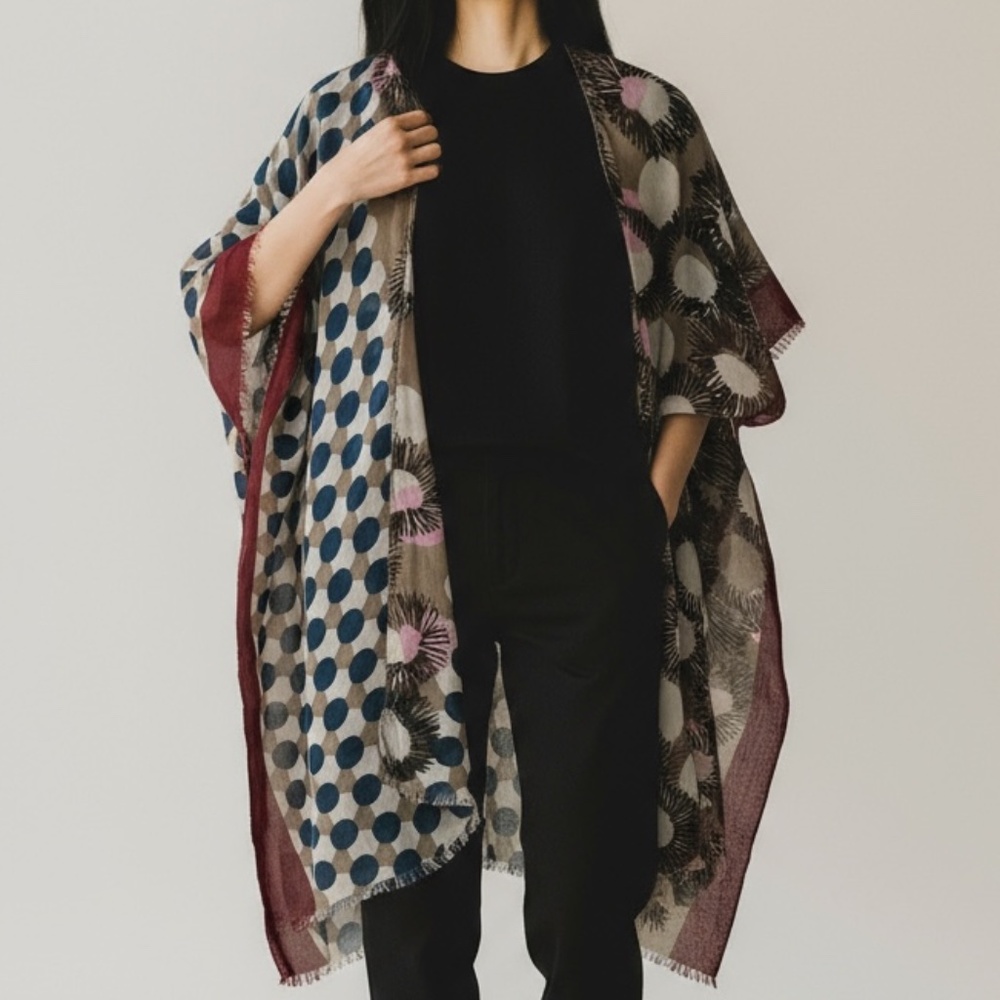 ANTHROPOLOGIE · SUBTLE LUXURY BLUE MOTIF PRINT LUNAR KIMONO - O/S